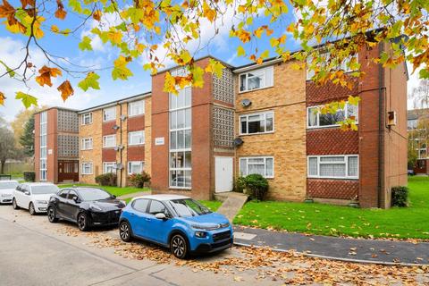 2 bedroom flat for sale, Merrymeet, Banstead