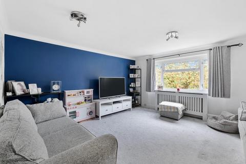 2 bedroom flat for sale, Merrymeet, Banstead