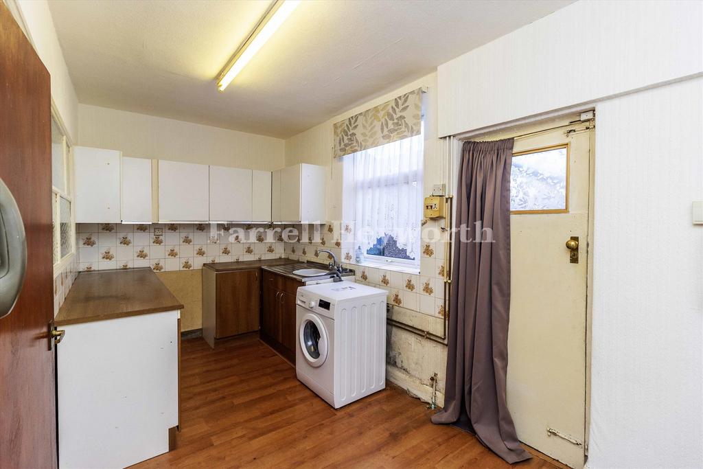 Kitchen dining room