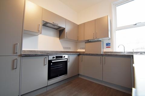 4 bedroom maisonette to rent, Cheltenham Road, Bristol BS6