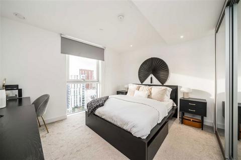 1 bedroom flat for sale, Wandsworth Road, London SW8