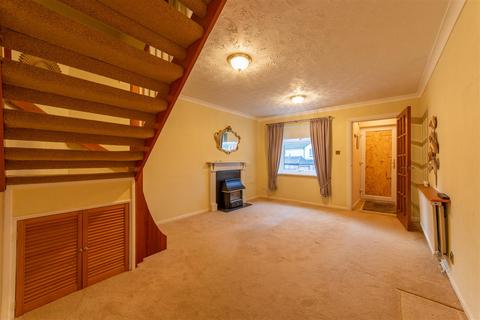 2 bedroom semi-detached house for sale, Chester Close, Pontypool NP4