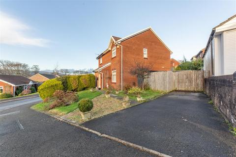 2 bedroom semi-detached house for sale, Chester Close, Pontypool NP4