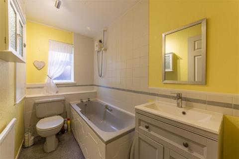 75 Chester Close, New Inn, Pontypool, NP4 0LU