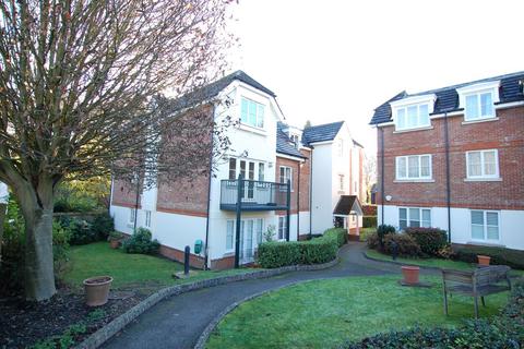 2 bedroom apartment for sale, Oaklands Court, WELWYN, AL6