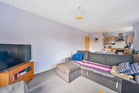 1 bedroom flat for sale, Cherrywood Lodge, Hither Green, London, SE13