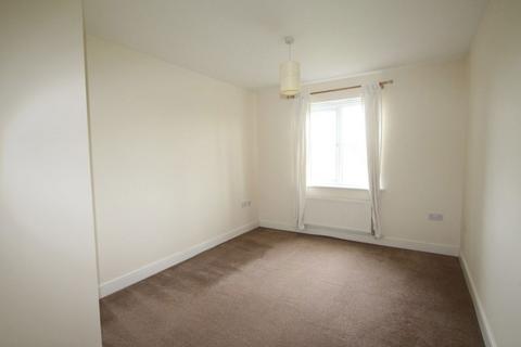 2 bedroom apartment to rent, Oakside Court Barkingside