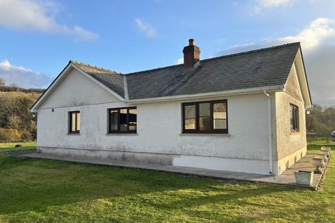 2 bedroom detached bungalow to rent, Ffroodvale Bungalow (FFrwd Vale), Llanwrda SA19