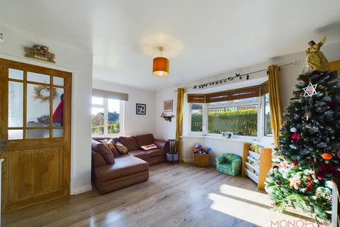 3 bedroom semi-detached house for sale, Ffordd Llanerch, Pen-Y-Cae, Wrexham