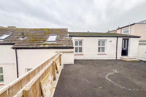 2 bedroom apartment for sale, Middle Street, Spittal