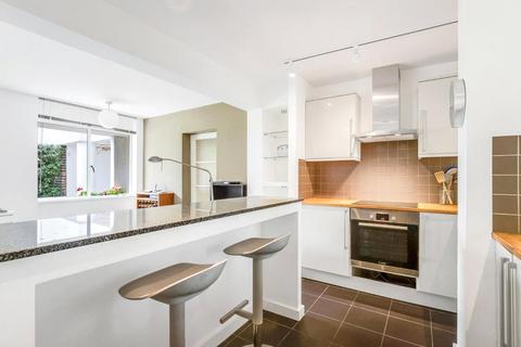 2 bedroom flat to rent, North Hill, Highgate, N6