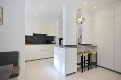 4 bedroom apartment to rent, Avenue Road, St John's Wood, NW8