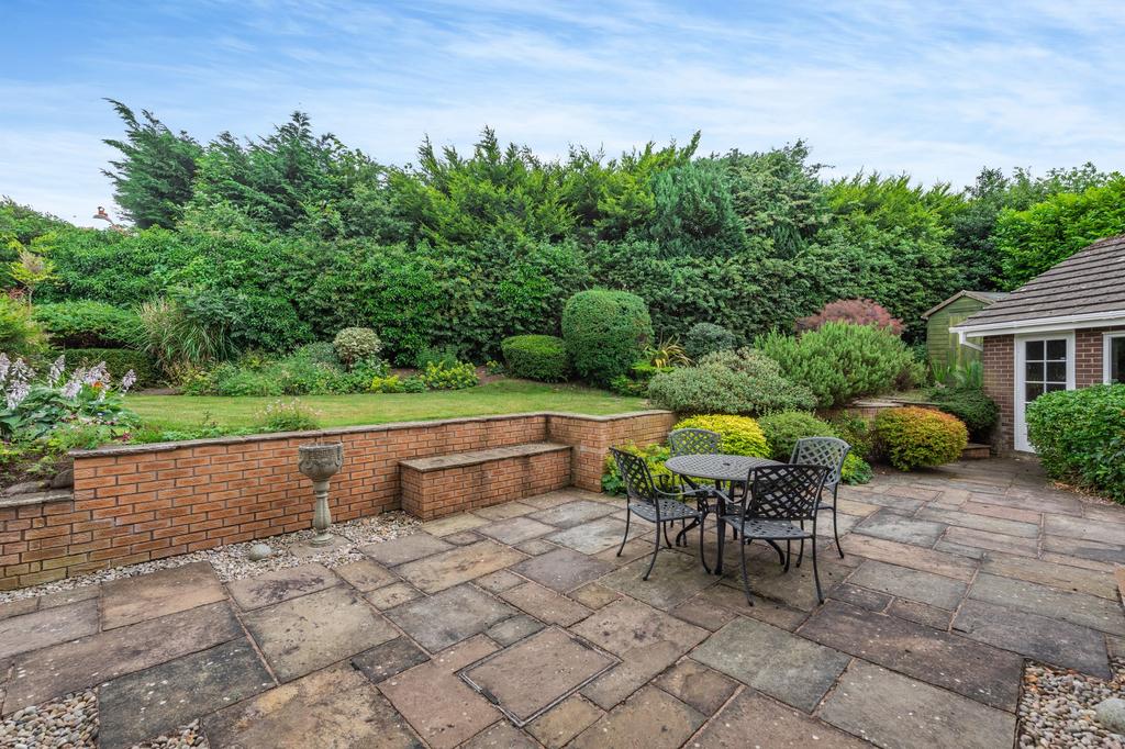 Garden to rear