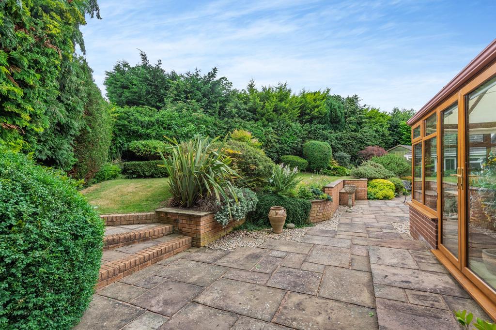 Garden to rear