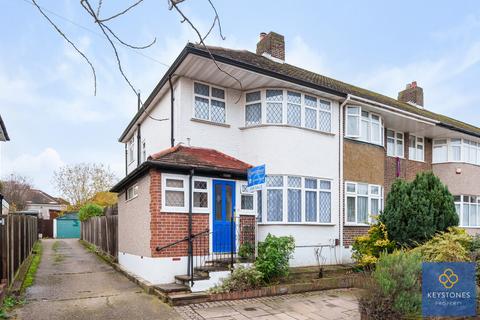 3 bedroom end of terrace house for sale, Hanover Gardens, Fairlop, IG6