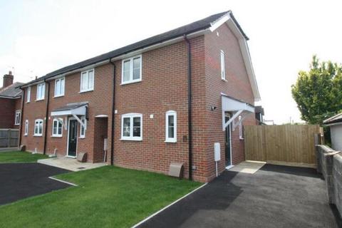 2 bedroom end of terrace house to rent, Dunmow Road, Andover SP10