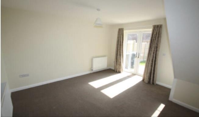 4 Dunmow Road Living Room.jpg