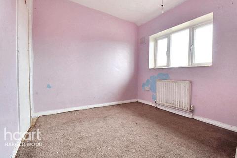 344 Straight Road, Harold Hill, Romford, RM3 7QD