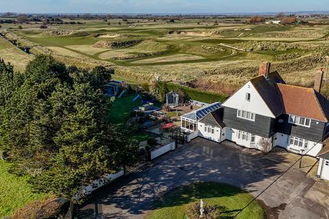 4 bedroom detached house for sale, Madeira Road, New Romney TN28