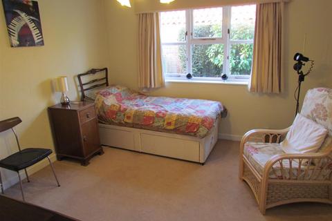 3 bedroom terraced house for sale, Willow Court, Pickering