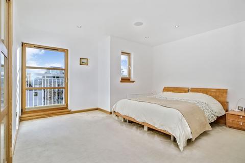 2 bedroom flat for sale, 33/37 Water Street, The Shore, EH6 6SZ