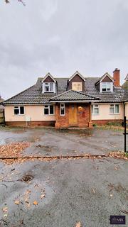 4 bedroom semi-detached house to rent, St. Johns Road, Farnborough GU14