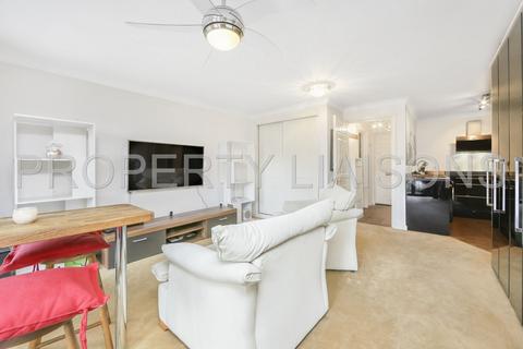 Studio to rent, George Leybourne House, Fletcher Street, London, E1