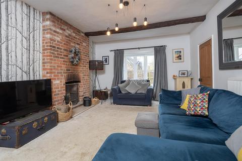 4 bedroom detached house for sale, Church Street, Cottingham, Market Harborough