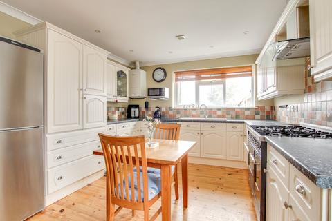 3 bedroom chalet for sale, Hengistbury Road, Barton on Sea, New Milton, BH25