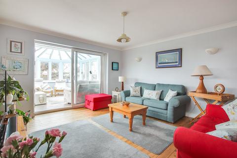 3 bedroom chalet for sale, Hengistbury Road, Barton on Sea, New Milton, BH25