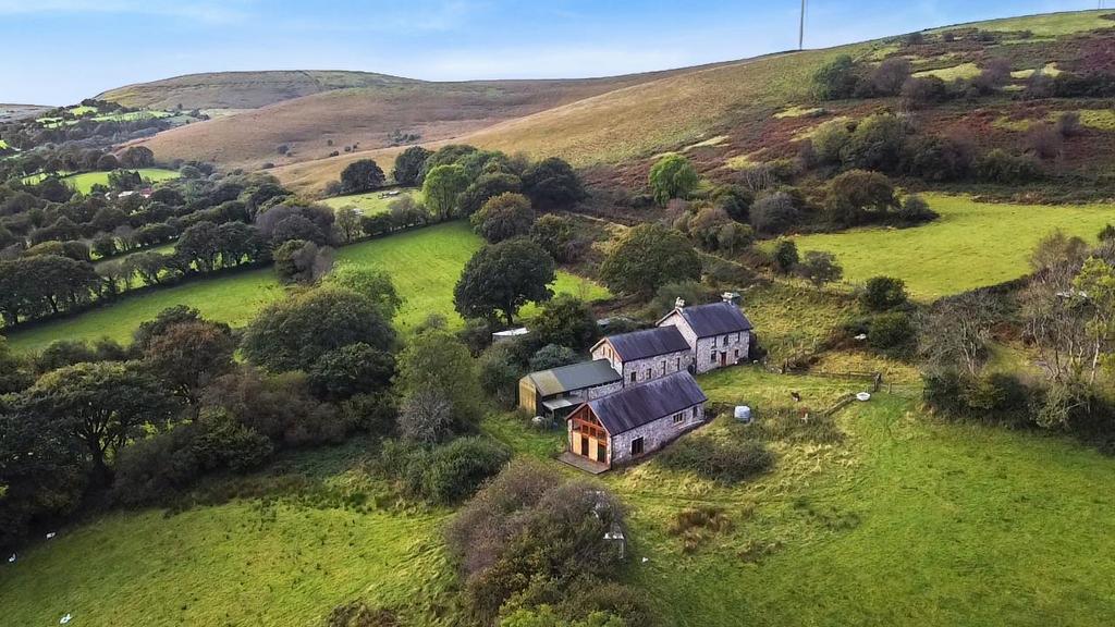 Gelli Fawr Farm, Park Howard Road... 3 bed property with land - £650,000