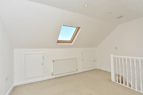 4 bedroom end of terrace house for sale, Gillingham Road, Gillingham, Kent