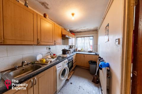 2 bedroom maisonette for sale, Willowbrook Road, Southall, UB2