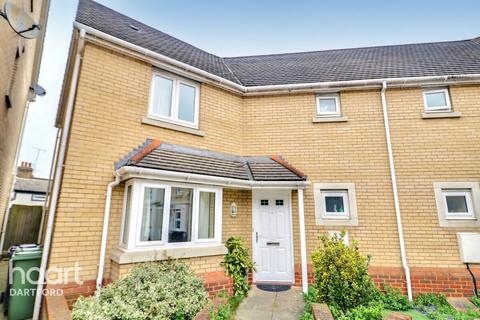 3 bedroom semi-detached house for sale, Critchley Avenue, Dartford