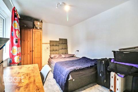 36 Critchley Avenue, Dartford, DA1 2GF