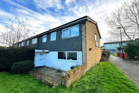 4 bedroom end of terrace house for sale, New Addington, Croydon CR0