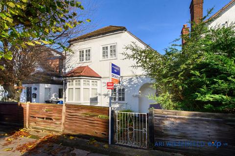 3 bedroom detached house for sale, Brookside Road, London NW11