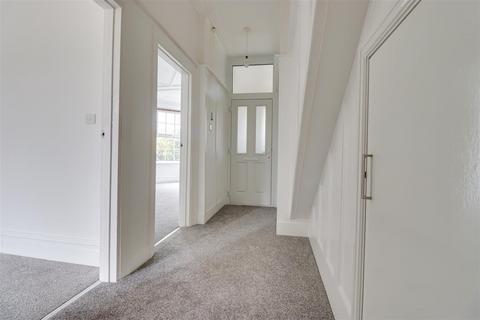 2 bedroom flat for sale, Crowstone Road, Westcliff-on-Sea SS0