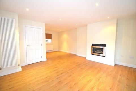 3 bedroom semi-detached house to rent, Beulah Hill, Crystal Palace SE19