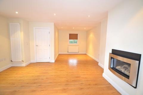 3 bedroom semi-detached house to rent, Beulah Hill, Crystal Palace SE19