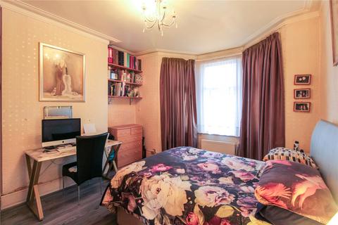 4 bedroom terraced house for sale, Tintern Avenue, Westcliff-on-Sea, Essex, SS0