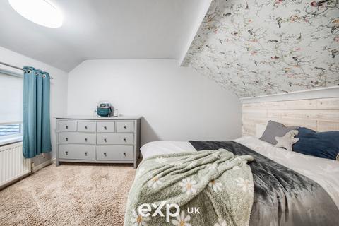 18 Hay Lane, Shirley, Solihull, B90 4EG