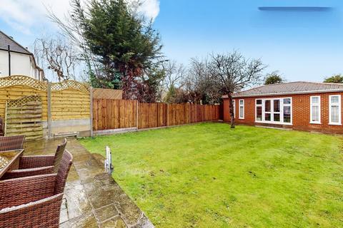 4 bedroom detached house to rent, Pebworth Road, Harrow, Greater London, HA1