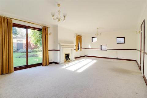 20 Hall Park, Swanland, North Ferriby, HU14 3NL