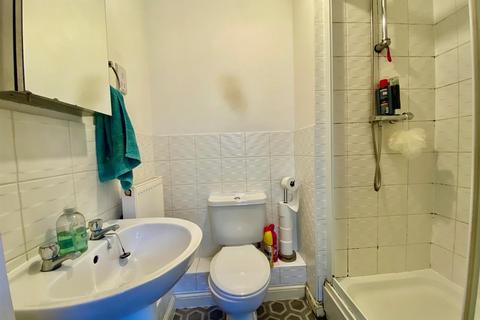 1 bedroom flat for sale, Delves Way, Hampton Centre