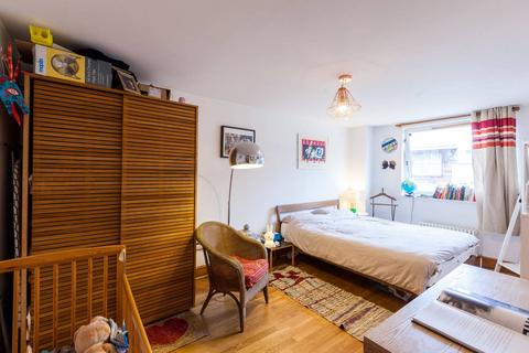 2 bedroom flat for sale, Glasswork Studios, Basing Place, Shoreditch, London, E2