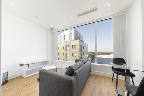 Studio to rent, Westgate House, London W5