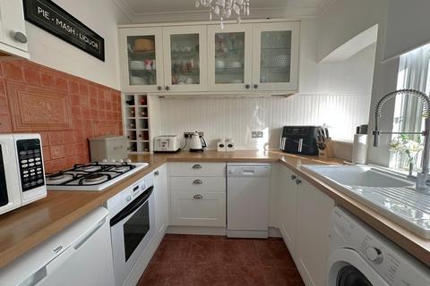 3 bedroom terraced house for sale, Malvern Road, Gillingham,