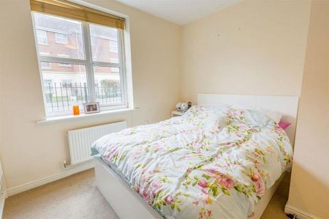 2 bedroom flat to rent, Thompson Court, Chilwell, Nottingham, NG9 6RE