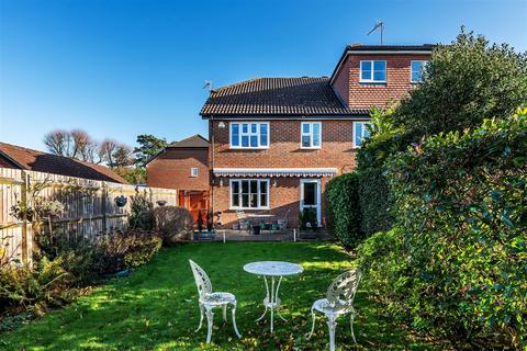 34 The Murreys, Ashtead, KT21 2LU